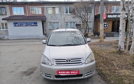 Toyota Avensis Verso I рестайлинг, 2001 год, 550 000 рублей, 2 фотография