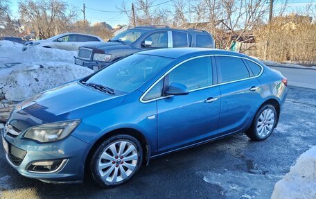 Opel Astra J, 2013 год, 660 000 рублей, 9 фотография
