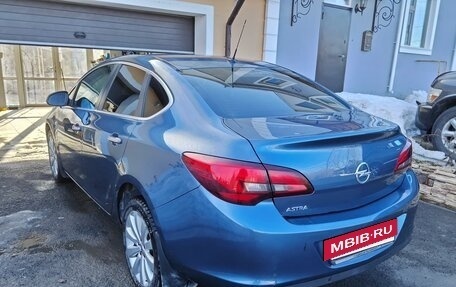 Opel Astra J, 2013 год, 660 000 рублей, 5 фотография