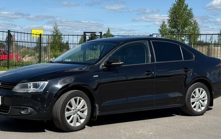 Volkswagen Jetta VI, 2013 год, 1 049 000 рублей, 1 фотография