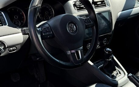 Volkswagen Jetta VI, 2013 год, 1 049 000 рублей, 14 фотография