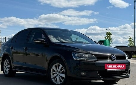 Volkswagen Jetta VI, 2013 год, 1 049 000 рублей, 4 фотография