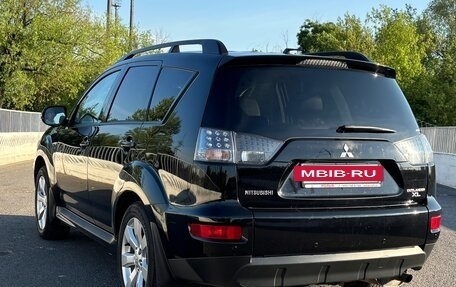 Mitsubishi Outlander III рестайлинг 3, 2011 год, 1 550 000 рублей, 4 фотография
