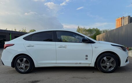 Hyundai Solaris II рестайлинг, 2017 год, 1 200 000 рублей, 6 фотография