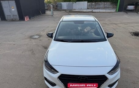 Hyundai Solaris II рестайлинг, 2017 год, 1 200 000 рублей, 2 фотография