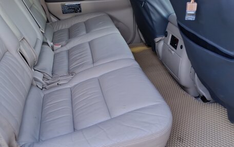 Toyota Land Cruiser 100 рестайлинг 2, 2004 год, 2 100 000 рублей, 7 фотография