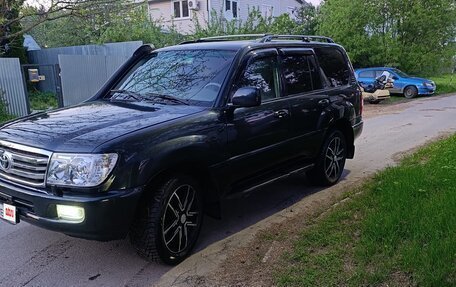 Toyota Land Cruiser 100 рестайлинг 2, 2004 год, 2 100 000 рублей, 2 фотография