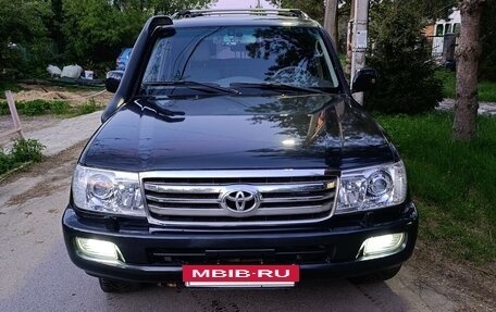 Toyota Land Cruiser 100 рестайлинг 2, 2004 год, 2 100 000 рублей, 3 фотография
