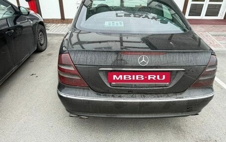 Mercedes-Benz E-Класс, 2002 год, 450 000 рублей, 3 фотография