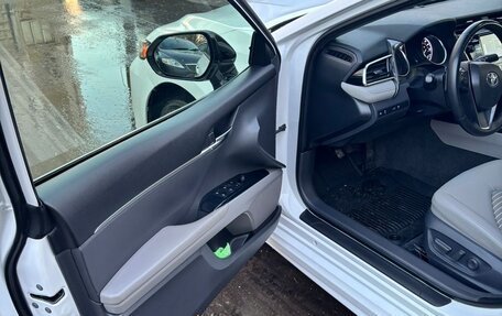 Toyota Camry, 2017 год, 2 200 000 рублей, 8 фотография