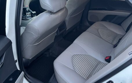 Toyota Camry, 2017 год, 2 200 000 рублей, 13 фотография