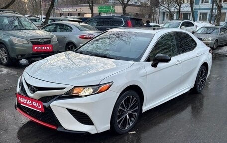 Toyota Camry, 2017 год, 2 200 000 рублей, 2 фотография
