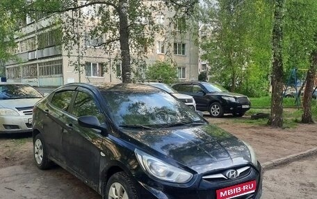 Hyundai Solaris II рестайлинг, 2012 год, 415 000 рублей, 1 фотография