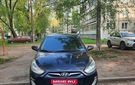 Hyundai Solaris II рестайлинг, 2012 год, 415 000 рублей, 2 фотография