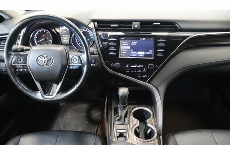 Toyota Camry, 2019 год, 2 219 000 рублей, 9 фотография