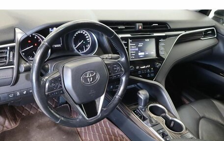 Toyota Camry, 2019 год, 2 219 000 рублей, 6 фотография