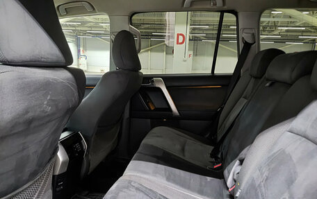 Toyota Land Cruiser Prado 150 рестайлинг 2, 2011 год, 2 350 000 рублей, 15 фотография