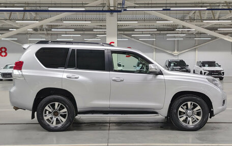 Toyota Land Cruiser Prado 150 рестайлинг 2, 2011 год, 2 350 000 рублей, 5 фотография