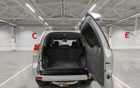Toyota Land Cruiser Prado 150 рестайлинг 2, 2011 год, 2 350 000 рублей, 12 фотография