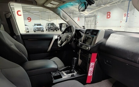 Toyota Land Cruiser Prado 150 рестайлинг 2, 2011 год, 2 350 000 рублей, 13 фотография