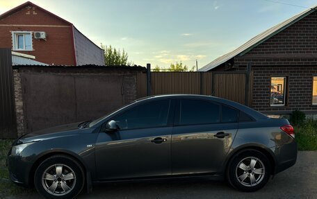 Chevrolet Cruze II, 2010 год, 460 000 рублей, 3 фотография