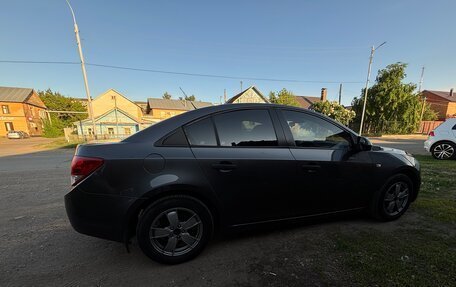 Chevrolet Cruze II, 2010 год, 460 000 рублей, 6 фотография