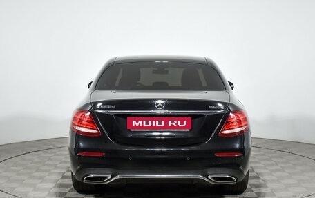 Mercedes-Benz E-Класс, 2018 год, 2 980 000 рублей, 6 фотография