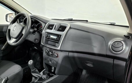 Renault Logan II, 2018 год, 680 000 рублей, 10 фотография