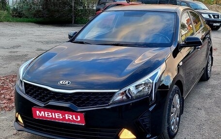 KIA Rio IV, 2021 год, 1 550 000 рублей, 1 фотография
