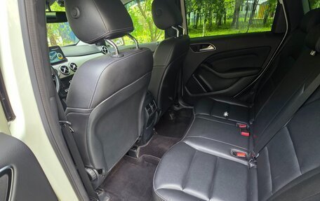 Mercedes-Benz B-Класс, 2018 год, 1 950 000 рублей, 20 фотография