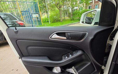Mercedes-Benz B-Класс, 2018 год, 1 950 000 рублей, 15 фотография