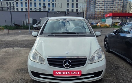 Mercedes-Benz A-Класс, 2011 год, 1 100 000 рублей, 2 фотография