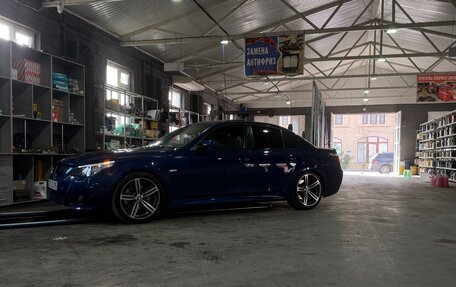 BMW 5 серия, 2004 год, 870 000 рублей, 3 фотография