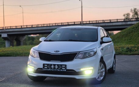 KIA Rio III рестайлинг, 2016 год, 990 000 рублей, 2 фотография