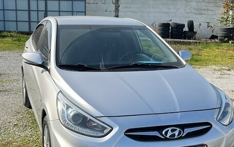 Hyundai Solaris II рестайлинг, 2013 год, 870 000 рублей, 1 фотография