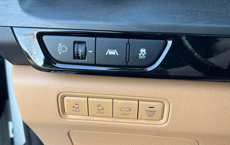 KIA Carnival, 2020 год, 3 250 000 рублей, 23 фотография