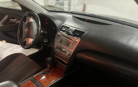 Toyota Camry, 2008 год, 800 000 рублей, 11 фотография