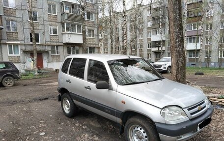 Chevrolet Niva I рестайлинг, 2004 год, 390 000 рублей, 2 фотография
