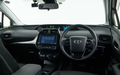 Toyota Prius IV XW50, 2021 год, 1 997 434 рублей, 7 фотография