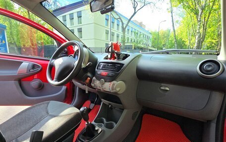 Peugeot 107 I рестайлинг, 2011 год, 355 000 рублей, 14 фотография