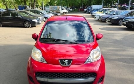 Peugeot 107 I рестайлинг, 2011 год, 355 000 рублей, 2 фотография