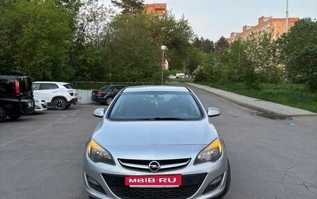 Opel Astra J, 2012 год, 680 000 рублей, 2 фотография