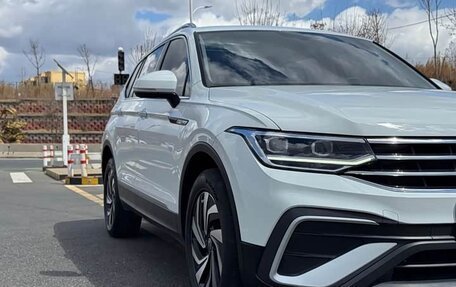 Volkswagen Tiguan II, 2022 год, 2 100 005 рублей, 4 фотография
