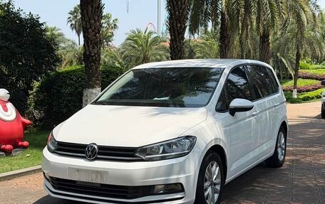 Volkswagen Touran III, 2022 год, 1 400 005 рублей, 1 фотография