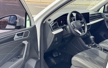 Volkswagen Tiguan II, 2022 год, 2 100 005 рублей, 8 фотография