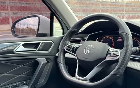 Volkswagen Tiguan II, 2022 год, 2 100 005 рублей, 13 фотография