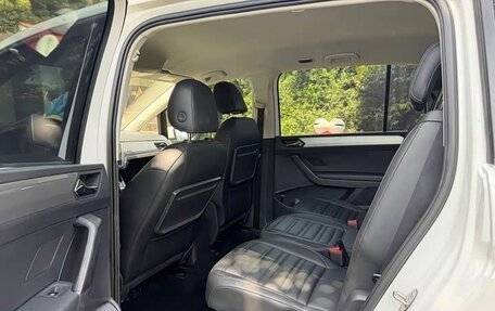 Volkswagen Touran III, 2022 год, 1 400 005 рублей, 13 фотография