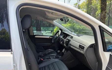 Volkswagen Touran III, 2022 год, 1 400 005 рублей, 12 фотография