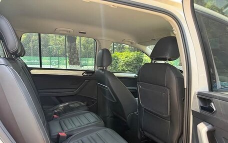 Volkswagen Touran III, 2022 год, 1 400 005 рублей, 14 фотография