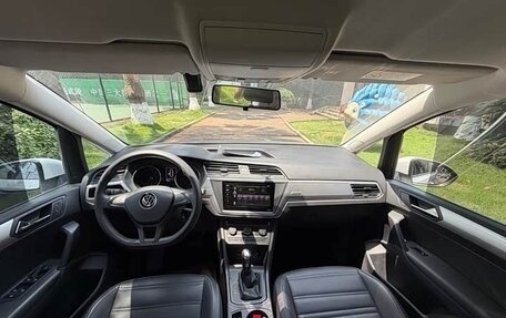 Volkswagen Touran III, 2022 год, 1 400 005 рублей, 10 фотография